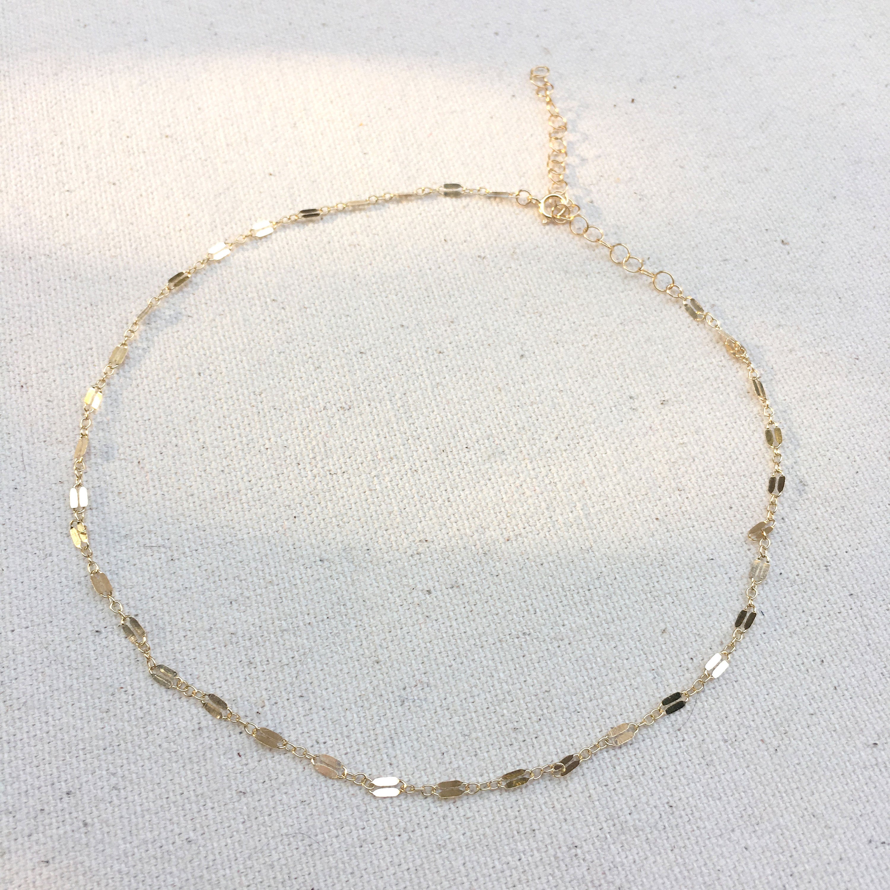 Sleek Gold Choker – Vedern