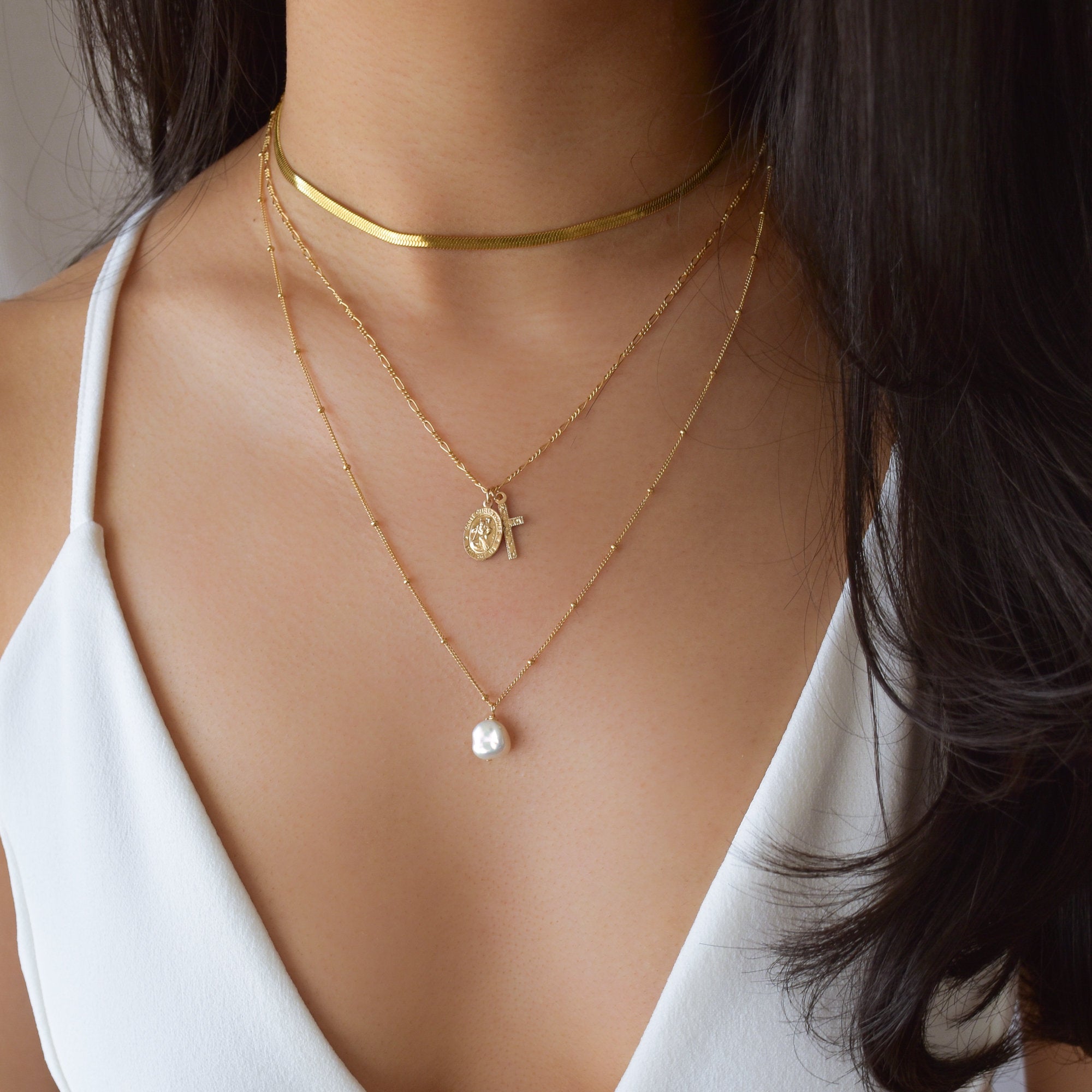 Sleek Gold Choker – Vedern