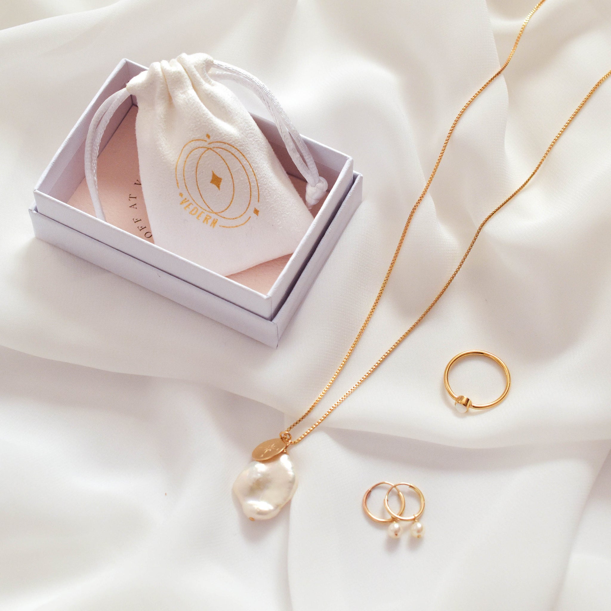 ☆TATIANA☆ Petite oval pearl necklaceNZ1099 Pearl – Tatiana M Designs