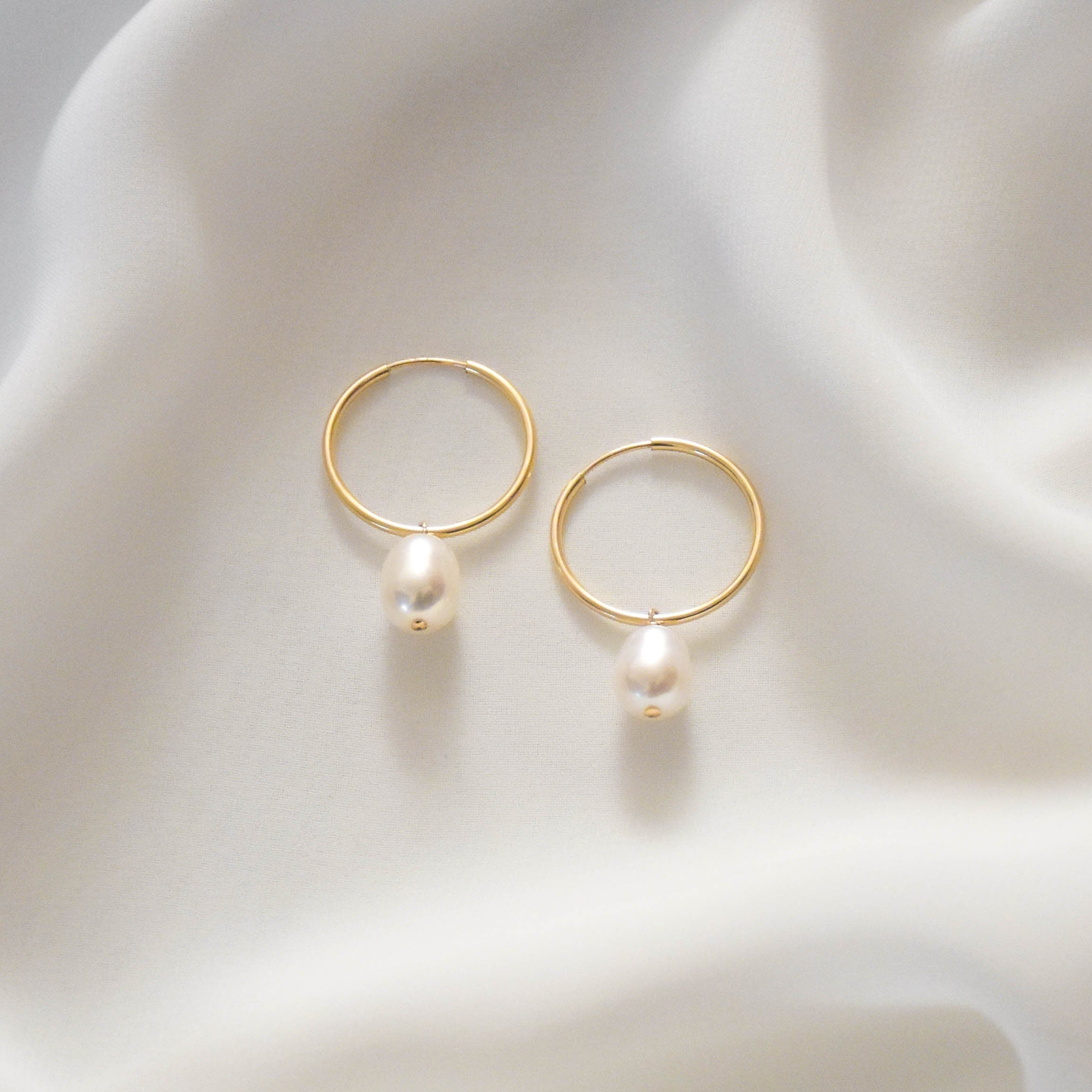 Medium Pearl Hoop Earrings - Baroque Pearl Earrings, Gold filled Pearl Hoop Earrings, Gold filled hoop earrings, Pearl Hoops |GFE00043