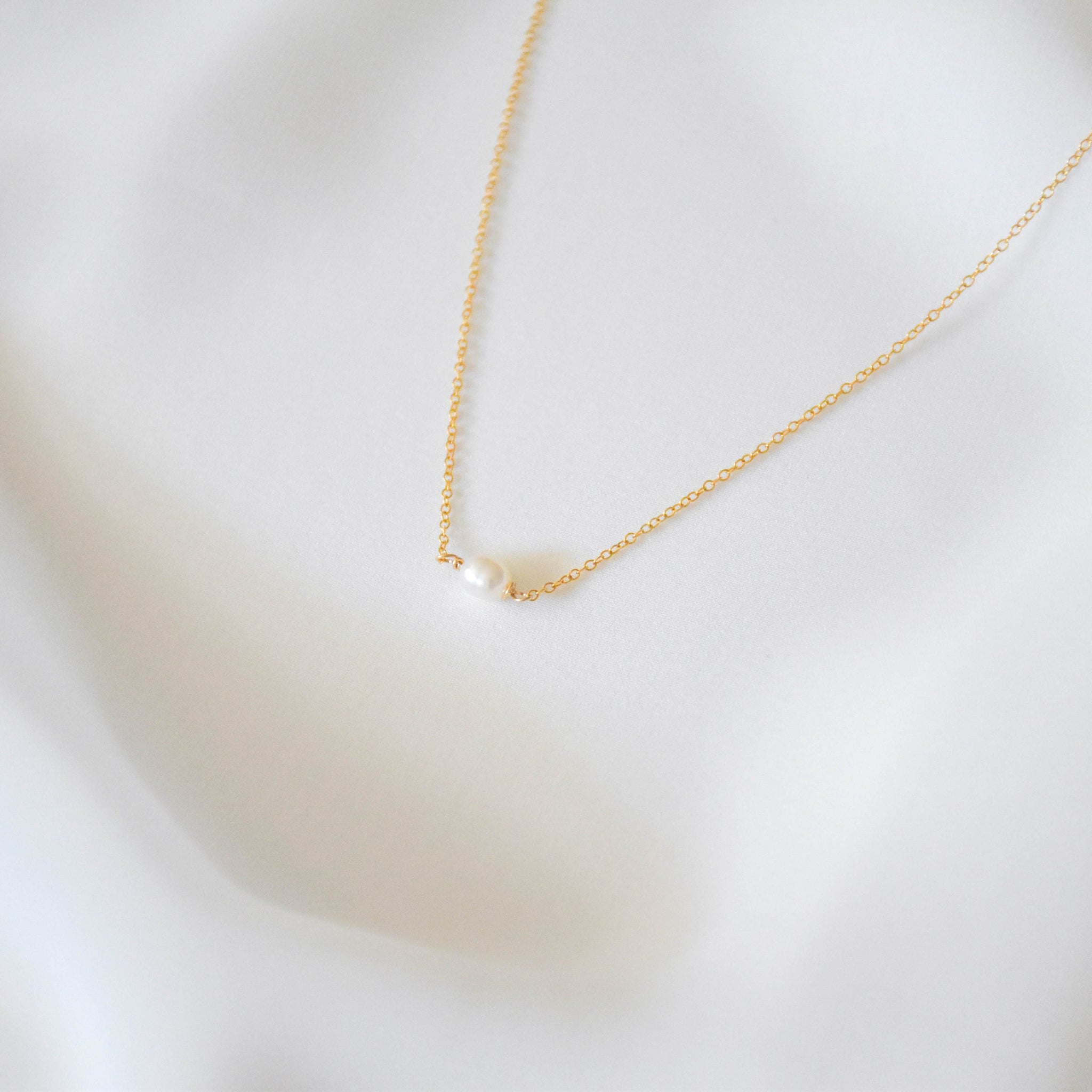 ネックレス・ペンダント murmur [925silver]Petit oval pearl necklace Amazon.com: Sterling Silver Single Pearl Necklace for Women