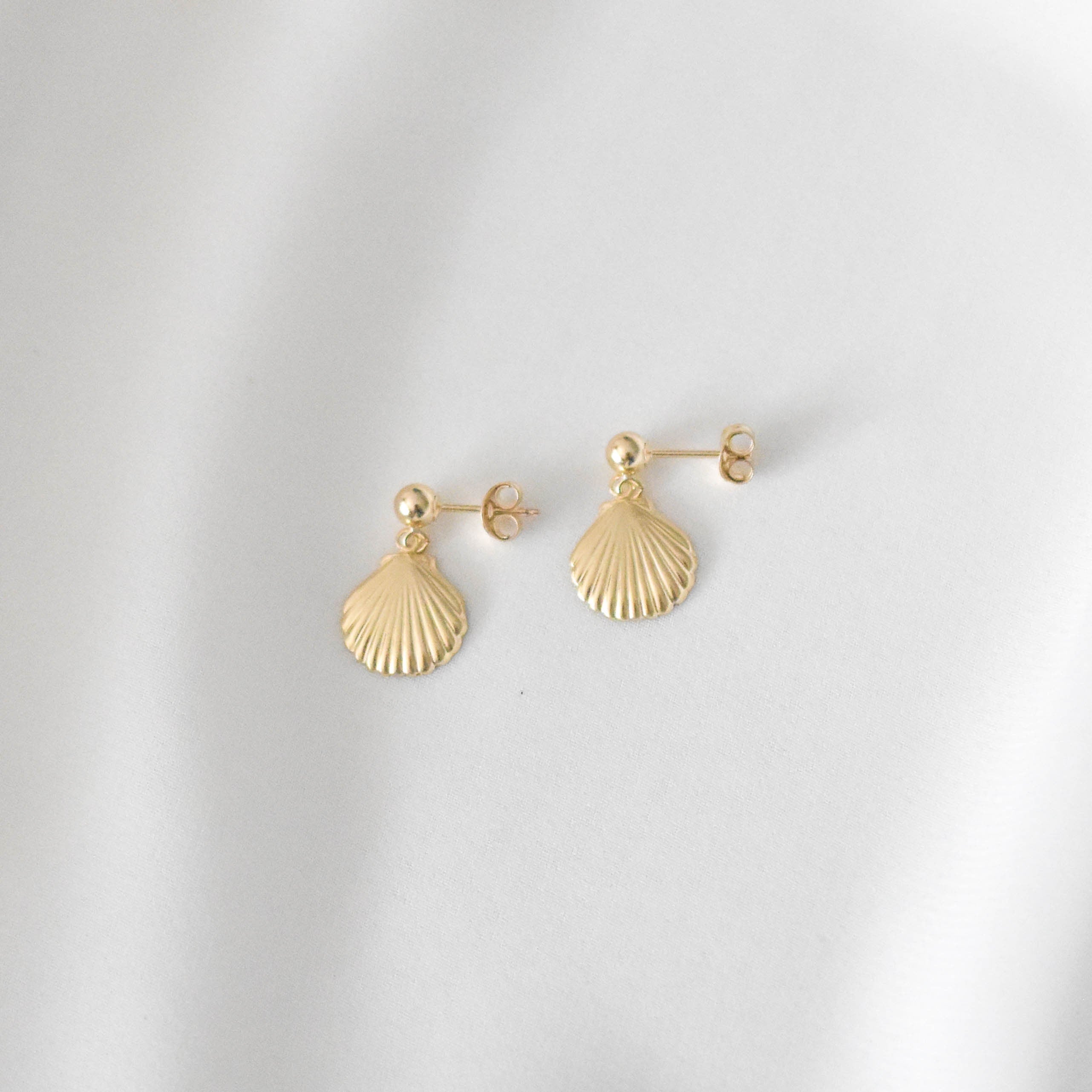 Large Seashell Earrings - shell earrings, seashell earrings, cute earrings, summer earrings, summery earrings, vacation earrings |GFE00049